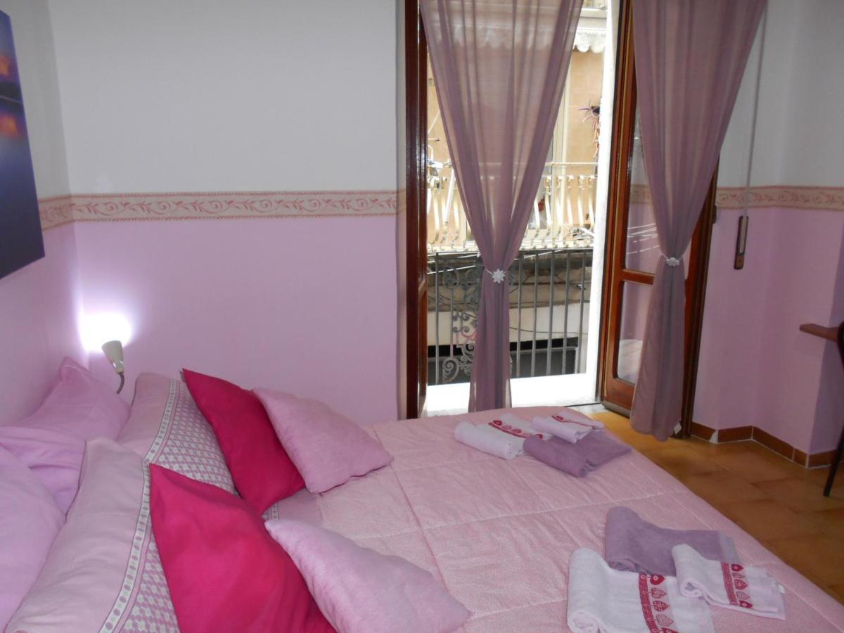 Robby'S House Bed & Breakfast Віко-Екуенсе Екстер'єр фото