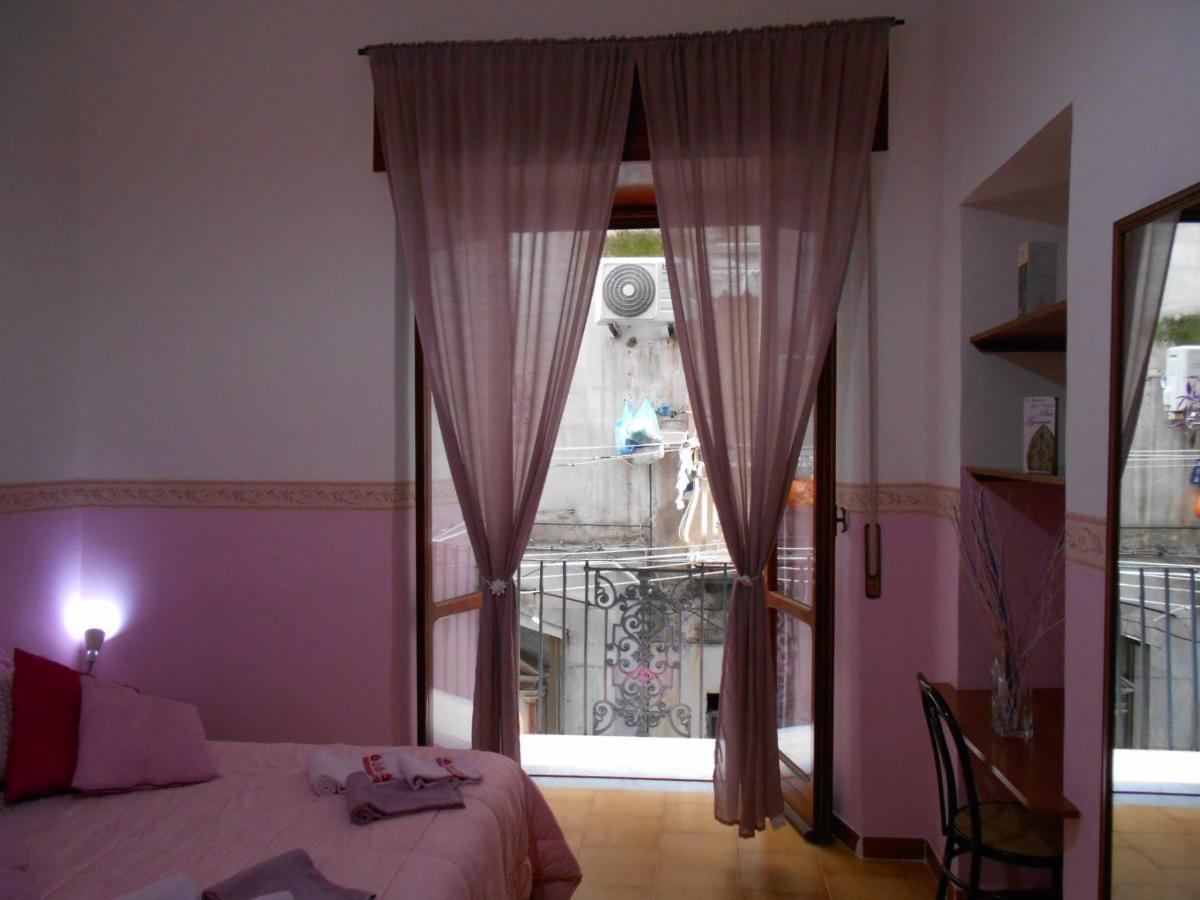 Robby'S House Bed & Breakfast Віко-Екуенсе Екстер'єр фото