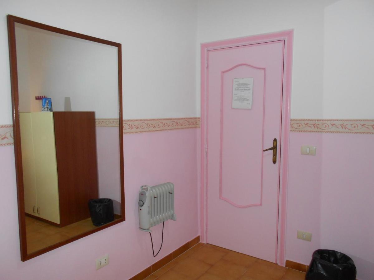 Robby'S House Bed & Breakfast Віко-Екуенсе Екстер'єр фото